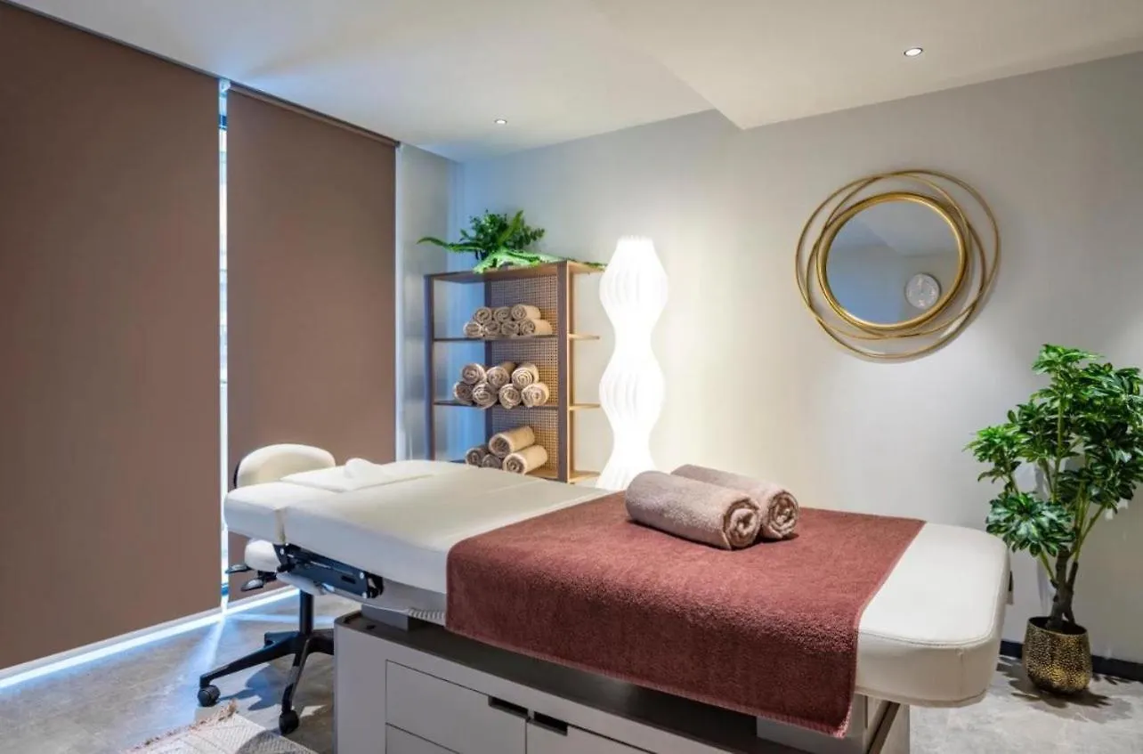 Nova Luxe Hotel & Residences Μπατούμι 5*,  Γεωργία