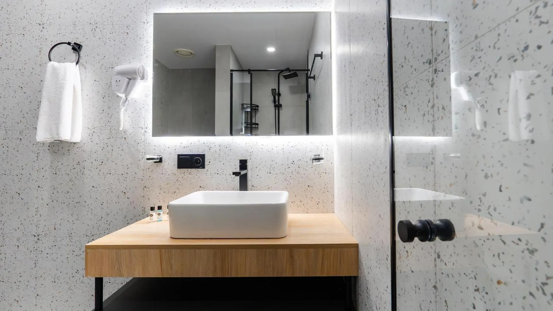 Nova Luxe Hotel & Residences Μπατούμι