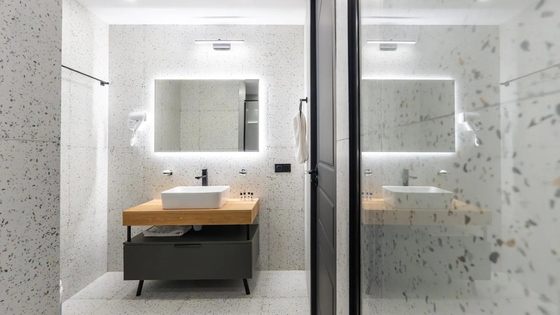 Nova Luxe Hotel & Residences Μπατούμι